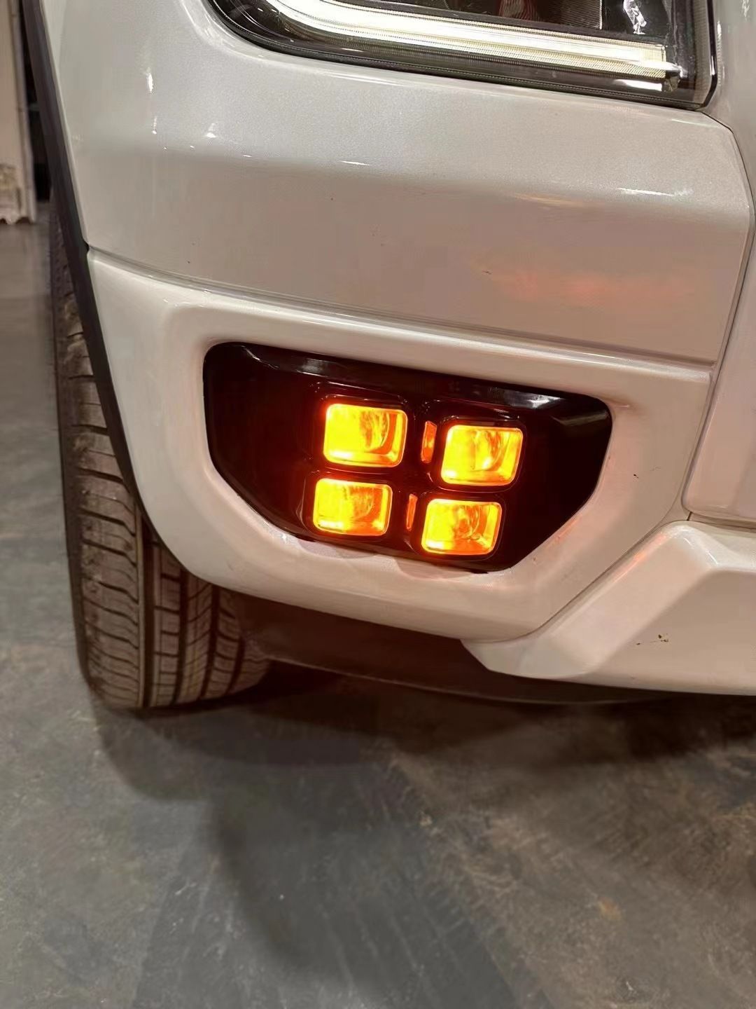 Suitable for Ford 23 Ranger T9 Front Fog Lamp Modified Daytime Running Light Turn Signal Wildtrak