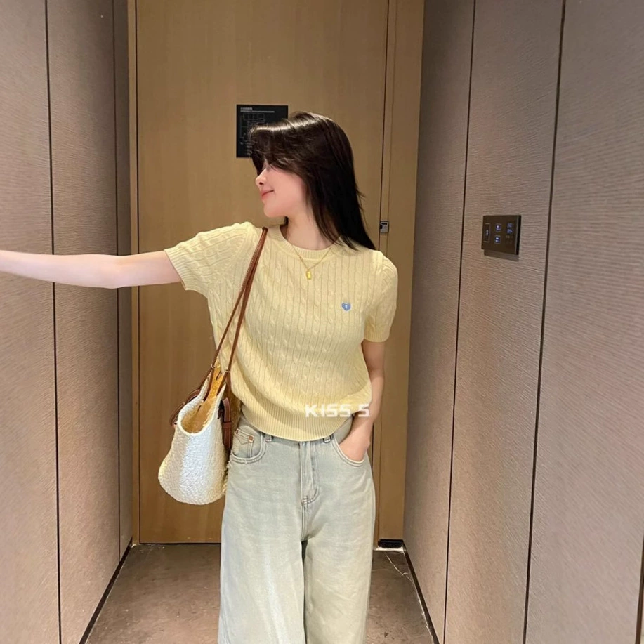 Летняя женская рубашка с коротким рукавом, французская вышивка, новый дизайн, трикотажная, красивая, стройнящая, молочный стиль, нежный стиль, топ.