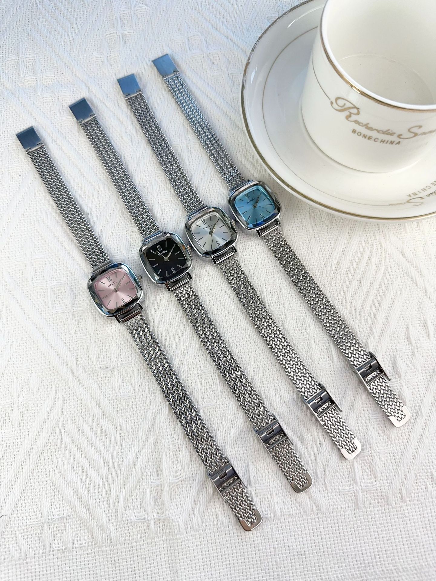 35g Weight Ordinary Glass Mirror Material Imitation Leather Strap Material Watch Classification Pointer Display Type Folding Buckle Buckle Style Square Dial Shape Casual, Daily Occasion Quartz Movement Solid Color Pattern Women's Gender Classic Style Style Classic Style Solid Color Folding Buckle Quartz Watch Women's Watches 6