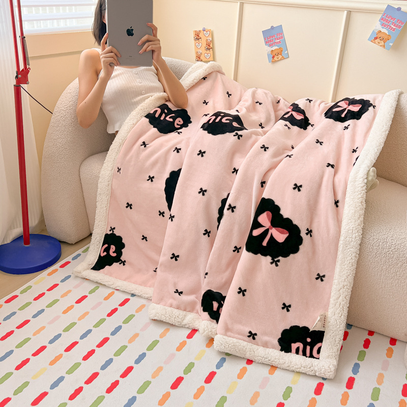 Otoño e invierno más manta cálida de terciopelo Manta multifuncional de terciopelo de leche Manta de almuerzo de terciopelo de cordero grueso Manta de terciopelo de regalo al por mayor