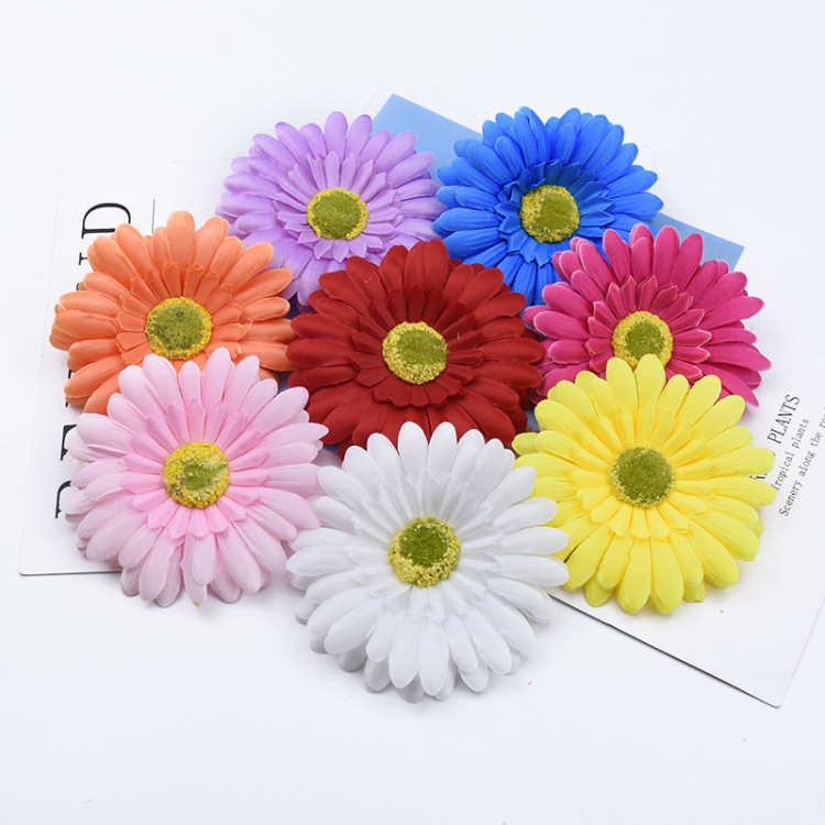 Realistic decorative flowers