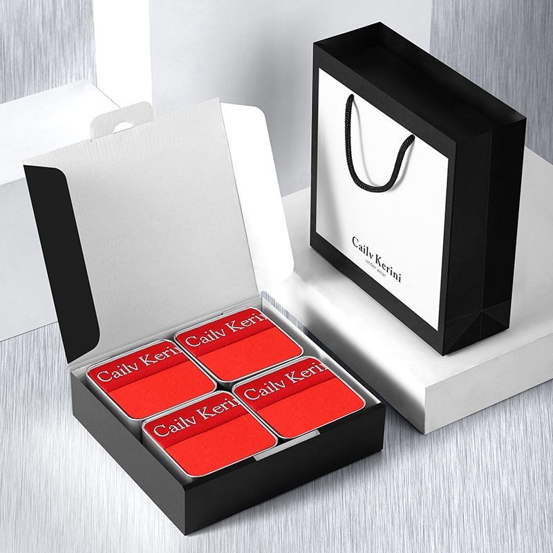 4 square boxes [red + red + red + red]