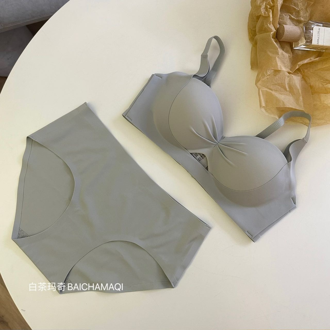 밀크 블루 슈트