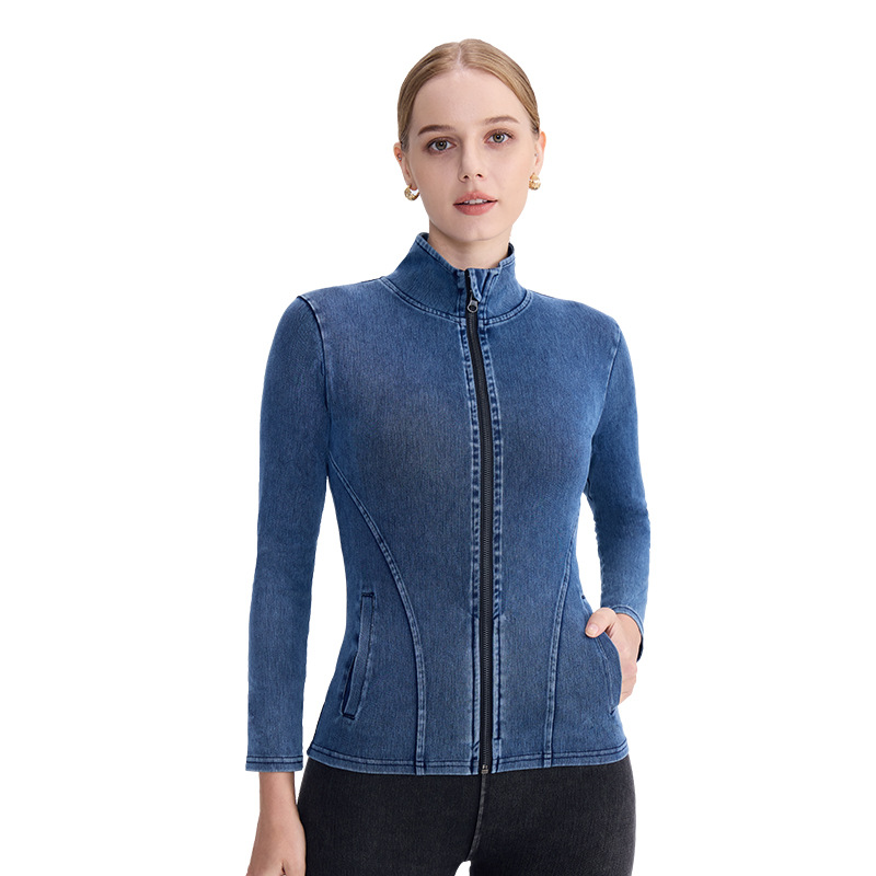 Nueva chaqueta de yoga de mezclilla con cremallera para otoño e invierno para mujer, cuello alto, ajuste delgado, ceñida, ropa deportiva con doble bolsillo, top deportivo