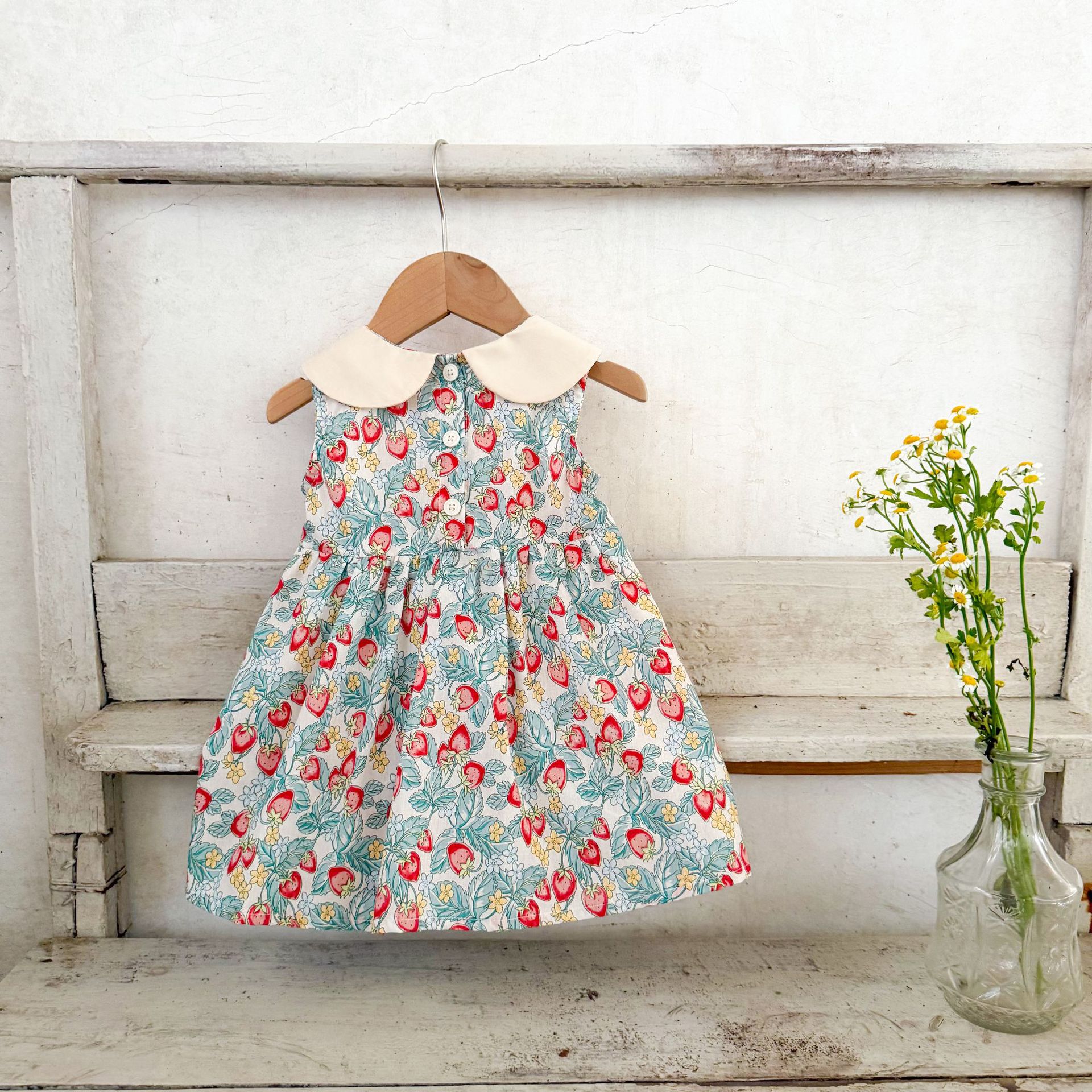 Ins niña coreana bebé algodón fresa estampado solapa chaleco falda verano niño pequeño y mediano vestido suave