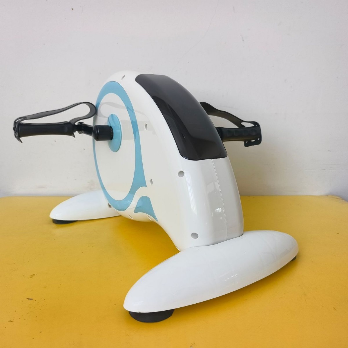 Electric equipment for gym, bike for elderly for training 2