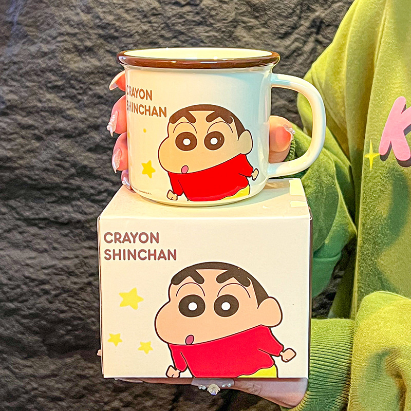 Crayon Shin-chan taza autorizada genuina para el hogar taza invertida con escala taza de leche linda de alto valor taza de cerámica