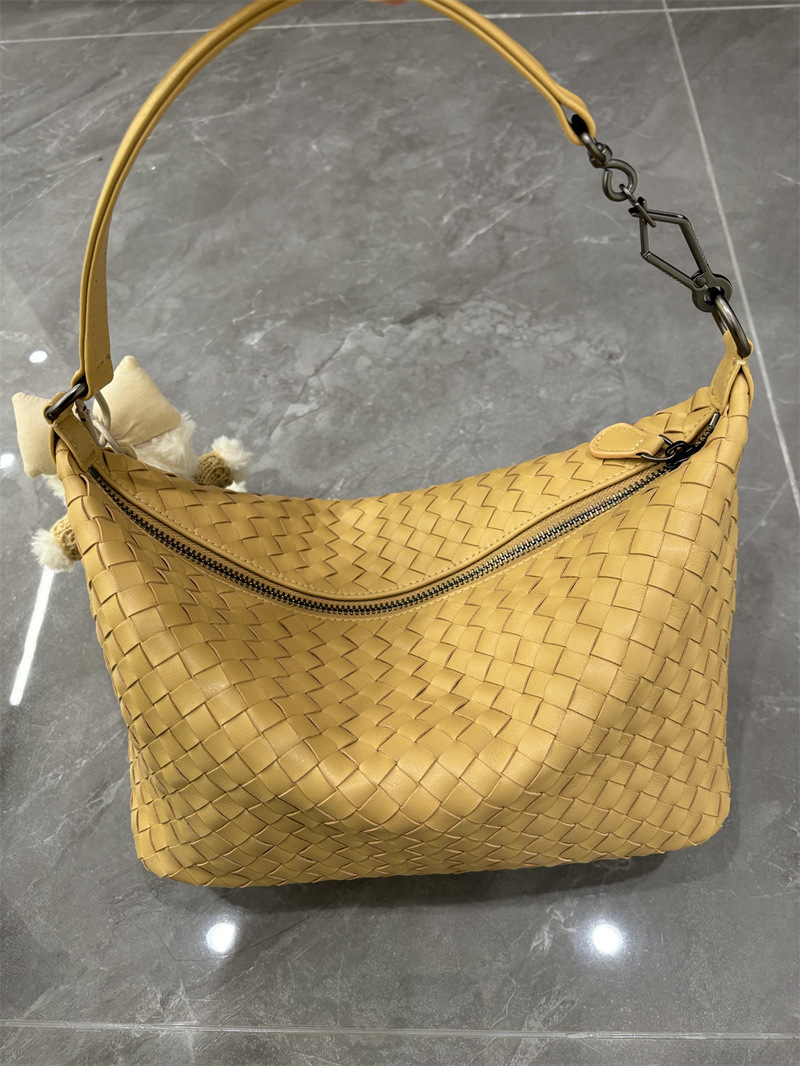 European And American Luxury Style Women's Crescent Bag Wholesale Fashion Genuine Leather Woven Handbag Large Capacity Underarm Bag - Thumbnail 6