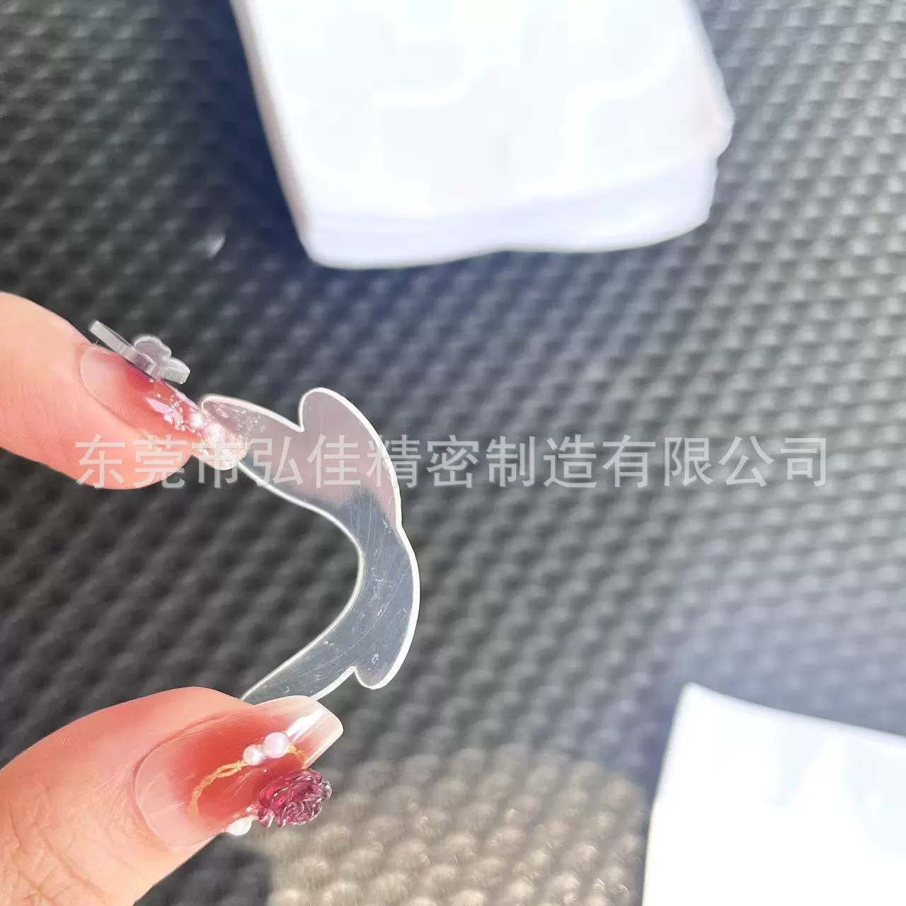 Новая модель в форме бабочки прозрачная спинка для ушей