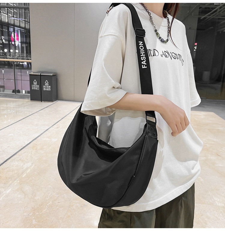 ins Simple nylon fabric crossbody bag for women 2023 new Korean style fashionable single-shoulder dumpling bag for students, trendy single-shoulder bag undefined