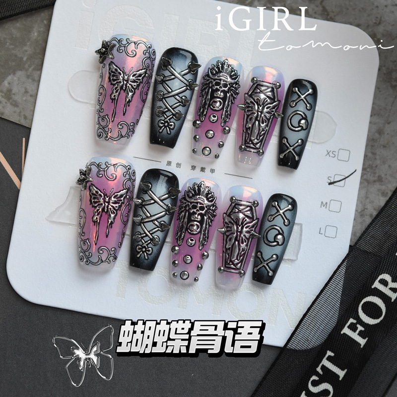 Purely handmade wearable nails with a high-end dark aesthetic, hand-painted nail pieces with butterfly motifs, detachable fake nail patches