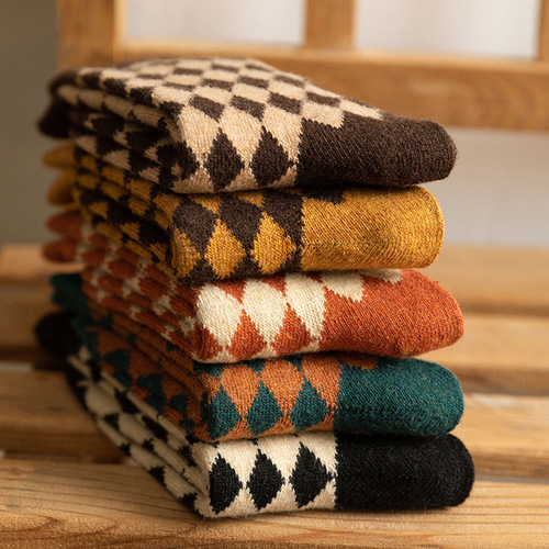 Autumn/Winter Square Grid Socks for Women, Mid-Calf Thick Warm Retro Wool Socks, Japanese Style, Versatile and Instagram Trendy