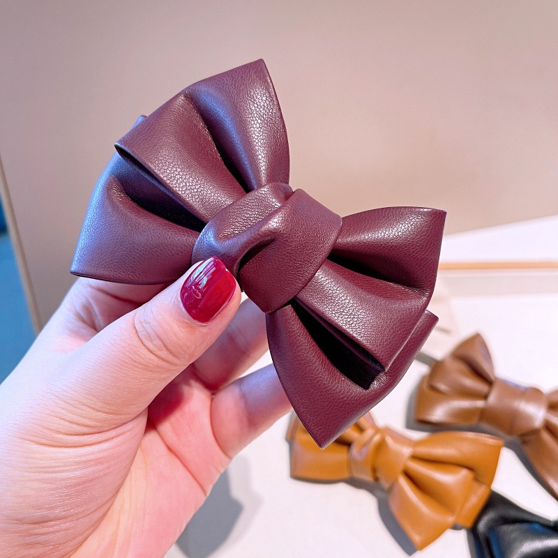 New Style Autumn And Winter French Retro Pu Leather Bow Hairpin Hairpin Temperament Hair Accessories Bangs Clip Hair Accessories display picture 10