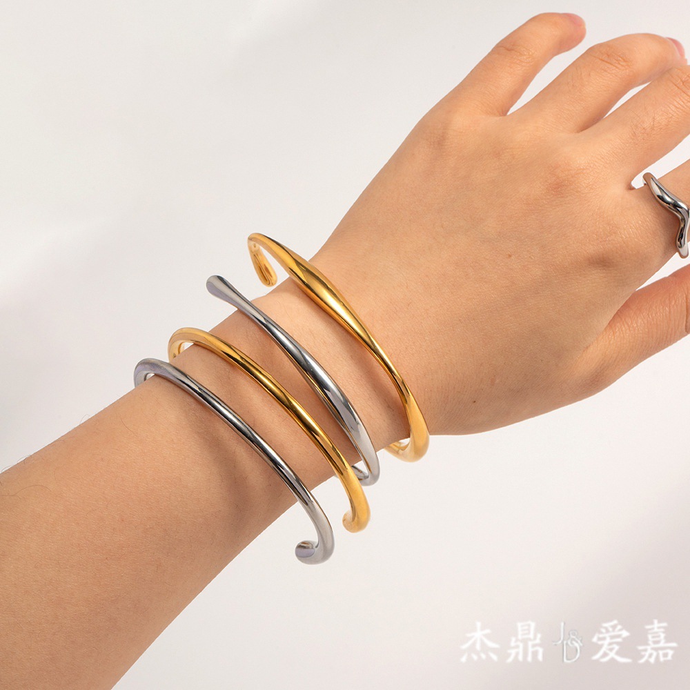 Pulsera abierta lisa de acero inoxidable 18K con baño electrolítico, estilo INS, para mujer.