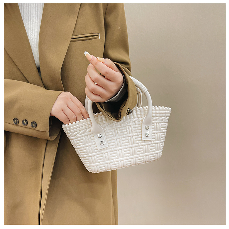2025 New trendy and versatile crossbody mini vegetable basket jelly bag, fashionable hand-held woven bag, mini tote women's bag undefined