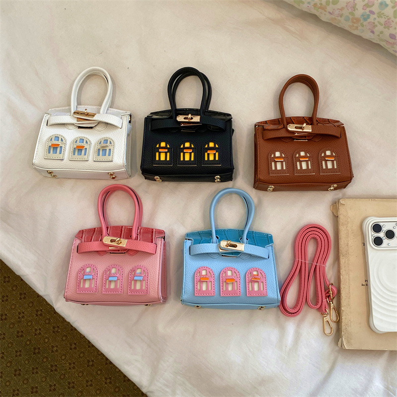 New retro-style classic house-shaped bag, featuring a cute color-block design, a mini square shape, and a parent-child matching option, offering a sophisticated and fashionable look that complements any outfit
