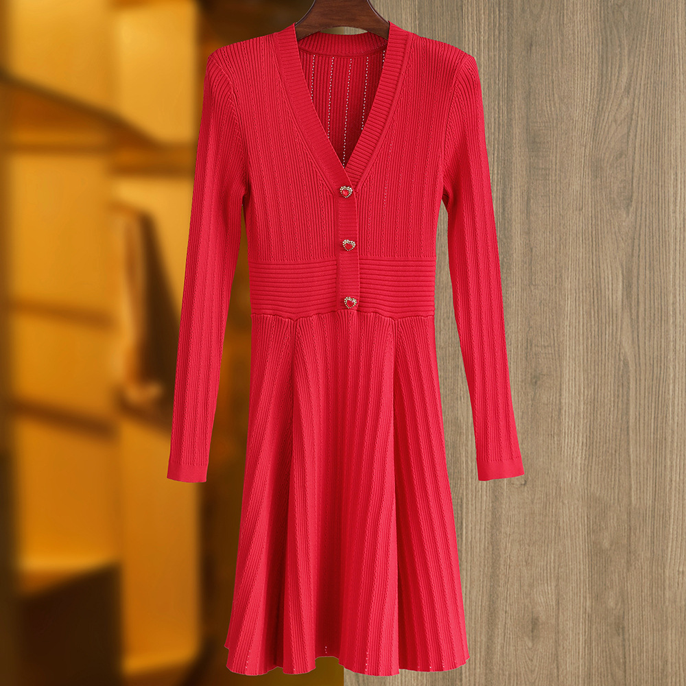 Vêtements pour femmes automne et hiver nouvelle robe rouge à col en V tempérament slim bouton d'amour jupe tricotée jupe courte en ligne A_voghion.com
