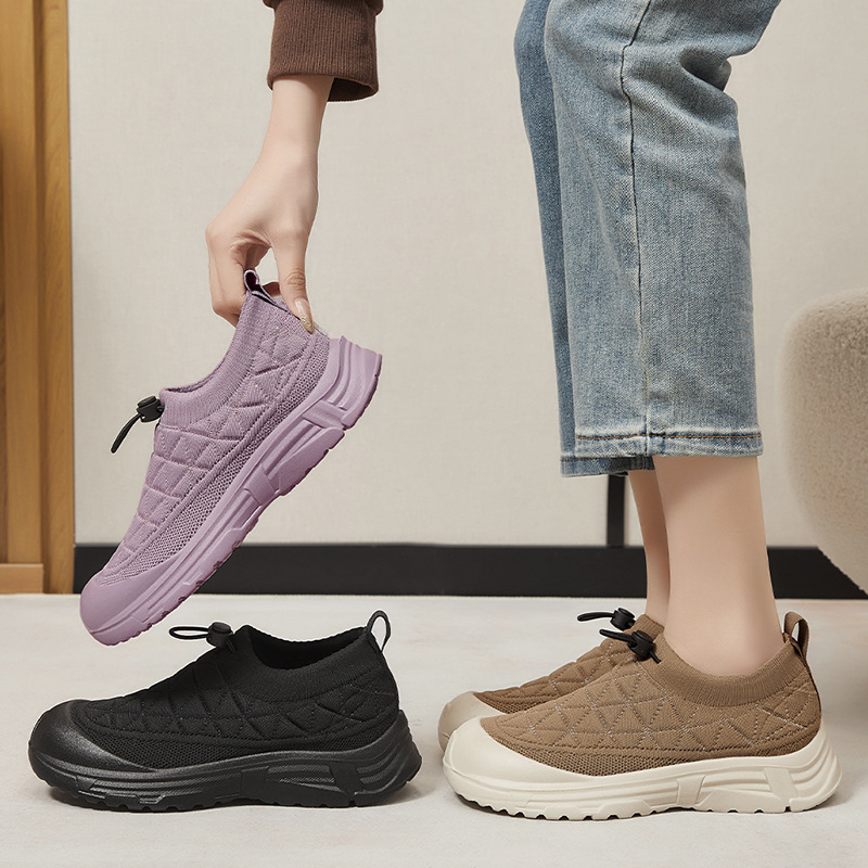 Zapatos de mujer primavera nuevos zapatos casuales de poliuretano superficial transpirables zapatos de madre con suela suave cómodo viejos zapatos de tela de Beijing mujeres
