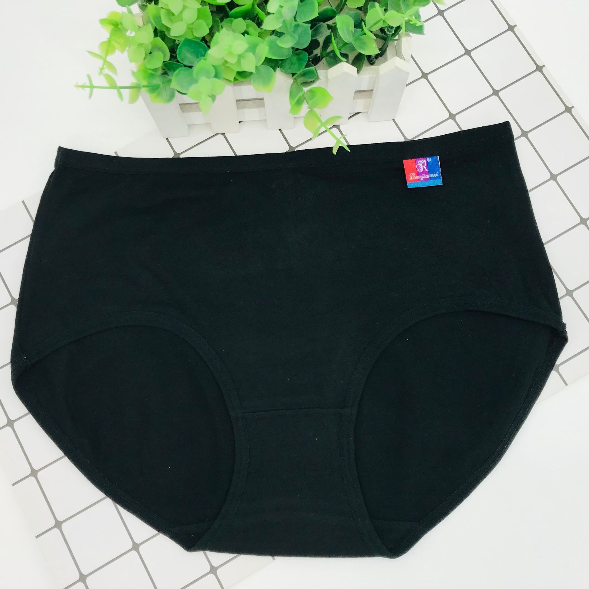 Oferta especial de People's Beauty 8886, ropa interior femenina de algodón puro, suministro promocional totalmente de algodón, color sólido para comercio electrónico, transpirable y cómoda.