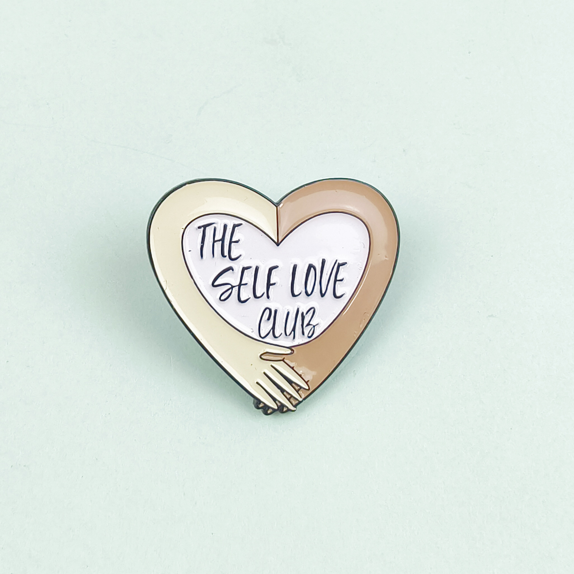 Broche de moda de letras en inglés europeo y americano Accesorios de joyería simple Insignia de metal Ropa de niña transfronteriza Insignia de pin