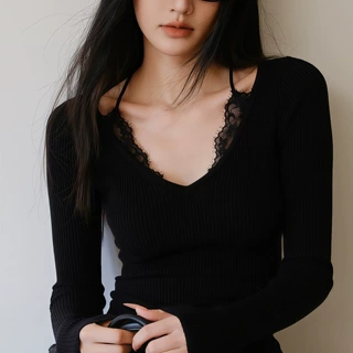 FREH UP法式蕾丝拼接羊毛针织打底衫女V领弹力修身显瘦百搭上衣