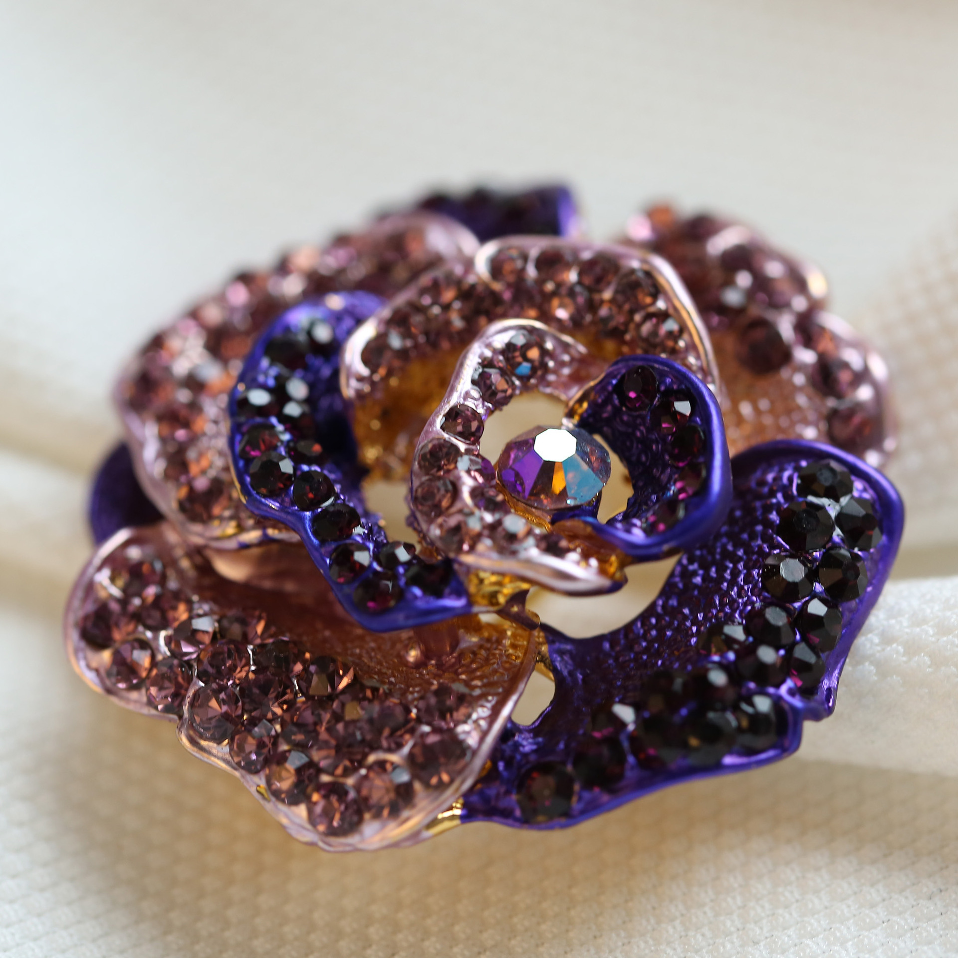 45g Weight Rhinestones Inlay Material Brooches Classification Banquet Occasion Alloy Material Flower Pattern Unisex Gender Inlay Design Pin Flower Alloy Inlay Rhinestones Unisex Brooches 6