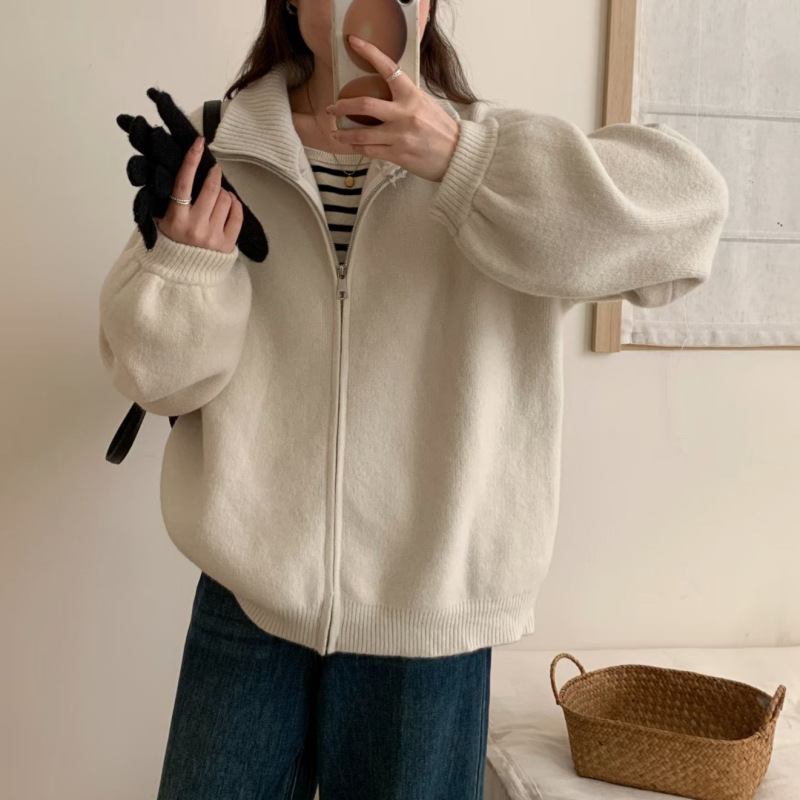 Autumn and Winter Pure Color Sweater Jacket for Women to Wear 2025 New Korean Style Loose Lazy Style Thick Knitted Cardigan Top