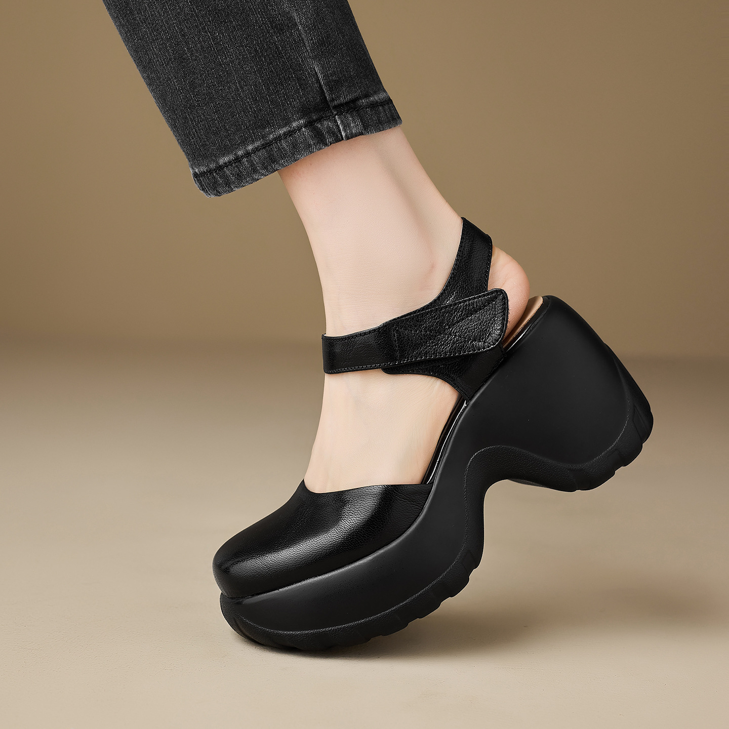 Sandal cao gót nữ hở mũi da thật quai dán, đế platform chống trượt, gót 9 cm — màu đen, màu trắng ngà