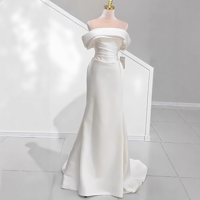 French One-Shoulder Satin Wedding Dress Bride 2026 New Mermaid Gown Barrier-Free Luxury Travel Photography High-End Outing French One-Shoulder Satin Wedding Dress Bride 2026 New Mermaid Gown Barrier-Free Luxury Travel Photography High-End Outing