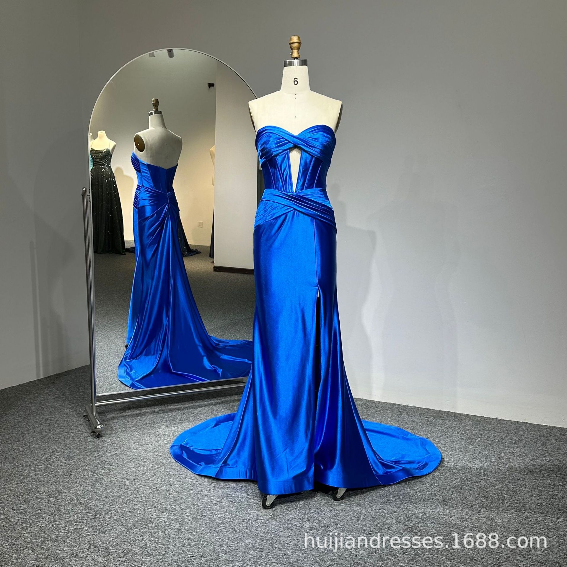 Royal Blue Sexy Grab Pleated Small Tail Prom Evening Dress Dinner Awards Host Dress Party Dress