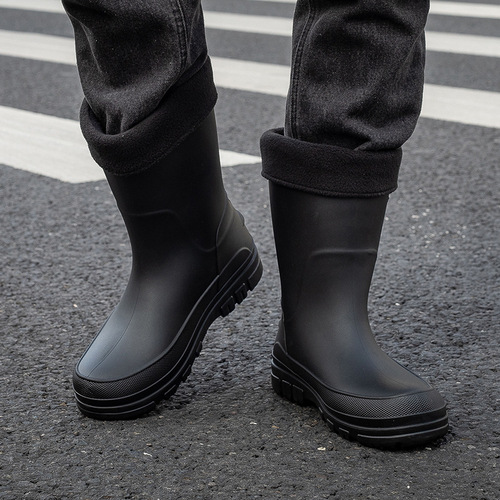 Stylish PVC Casual Fashion Short-Height Rain Boots for Men, Waterproof Winter Boots with Cotton Lining – Non-Slip Design for Adult Men