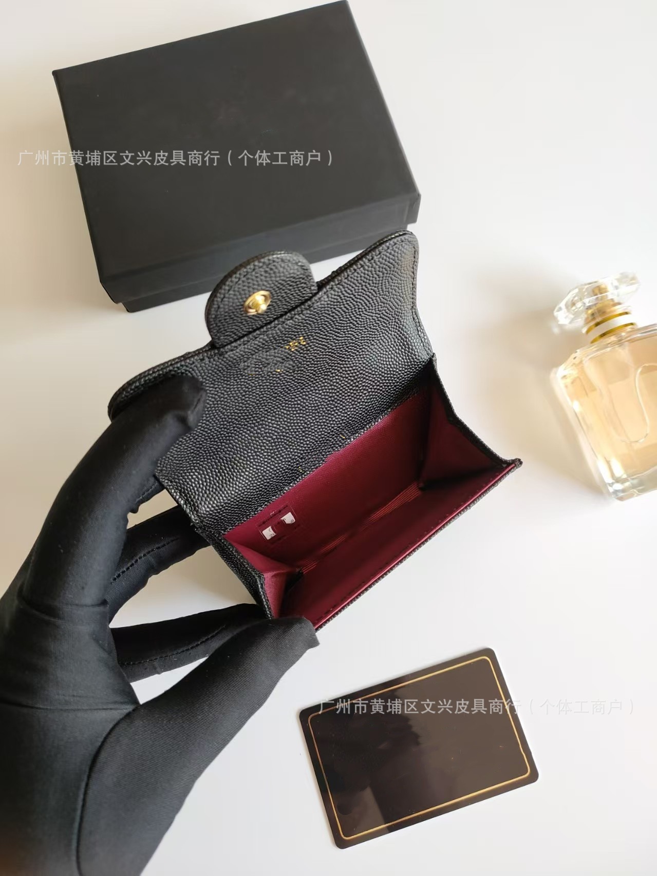 Cartera de cuero corta de diamante de alta calidad, nicho casual, gran capacidad, exquisita, pequeña bolsa de cambio de hebilla fragante.