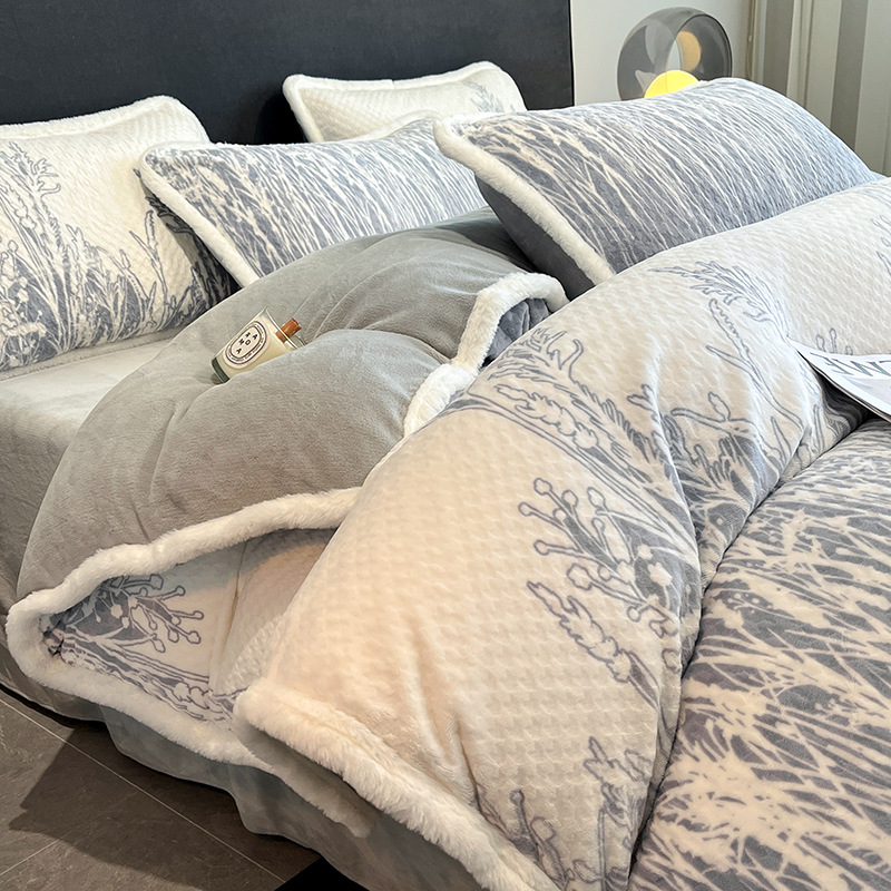 Cama de terciopelo tallado de alta gama de cuatro piezas, ropa de cama de terciopelo de leche de alta gama de lujo ligero, funda de edredón de sábana de terciopelo de coral grueso