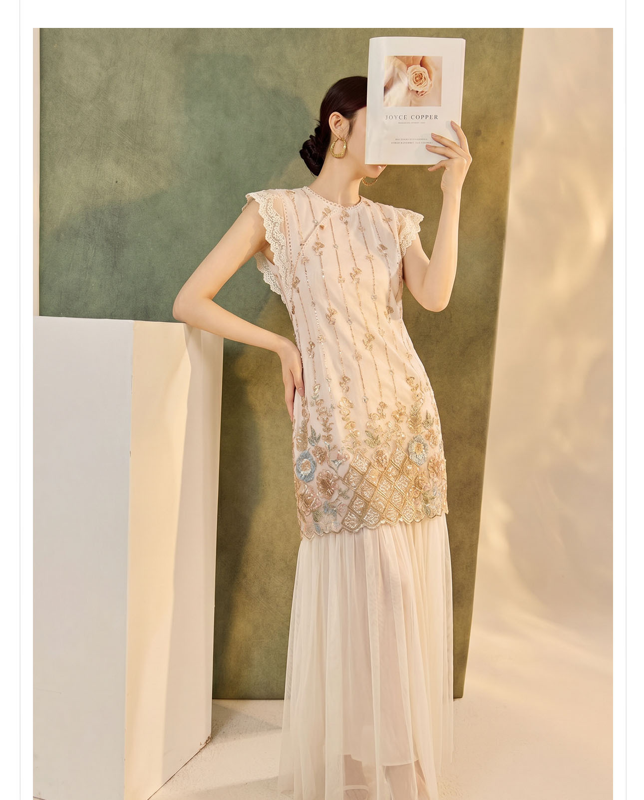Váy dài ren hai lớp tay áo lưới đính sequin thêu giả — Hồng Hạnh chi tiết 10