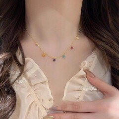夏のカラフルなドーパミンフラワーペンダントニッチ絶妙なハイエンドファッション個性多用途気質シンプルなネックレス