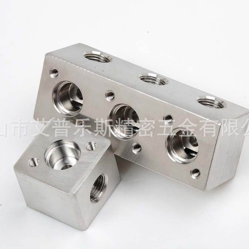 精密加工不锈钢分流阀体CNC五轴精密厂家直供可定 制