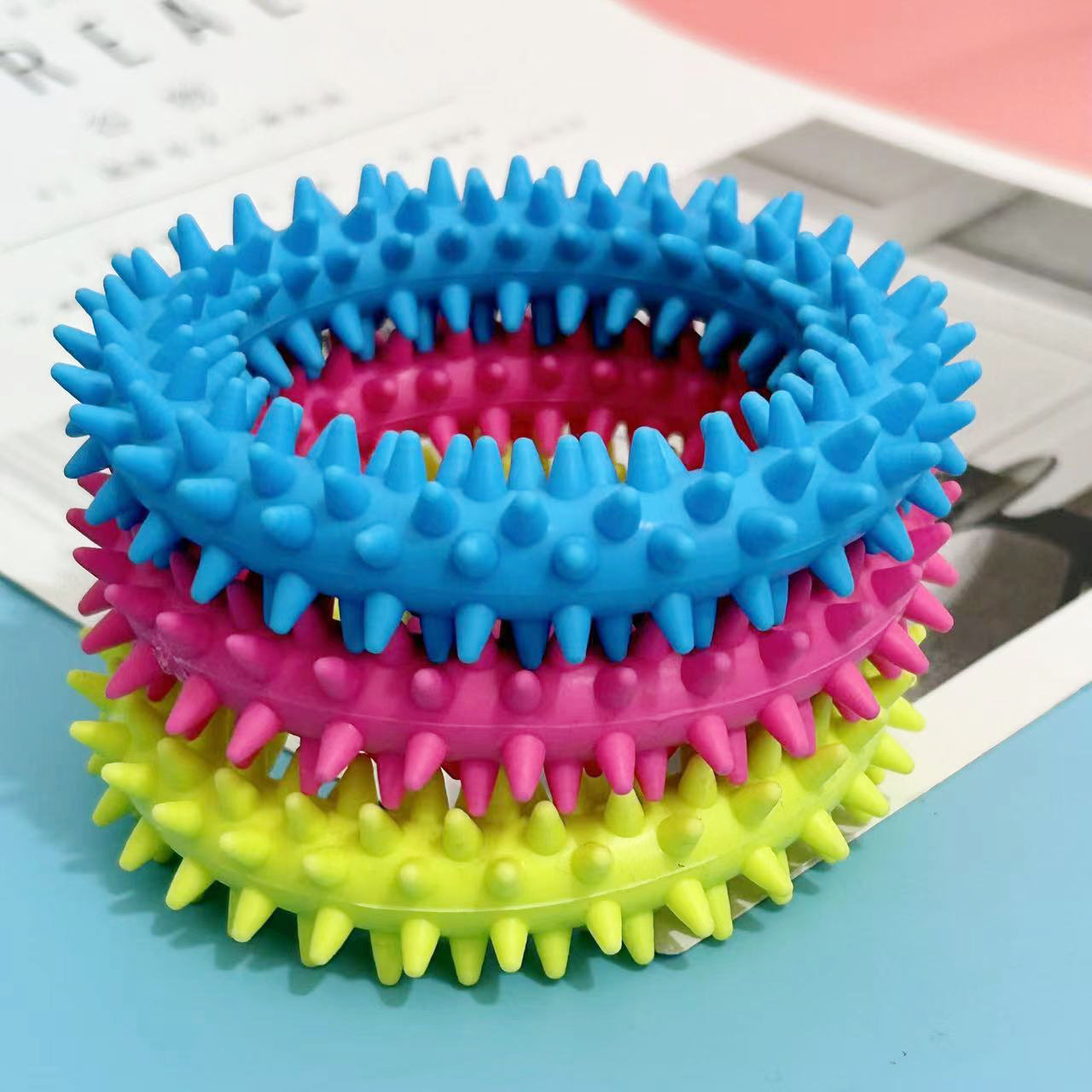 Juguete para mascotas perro Thorn anillo monocromo de goma entera Thorn anillo molar juguete oso de peluche perro de juguete
