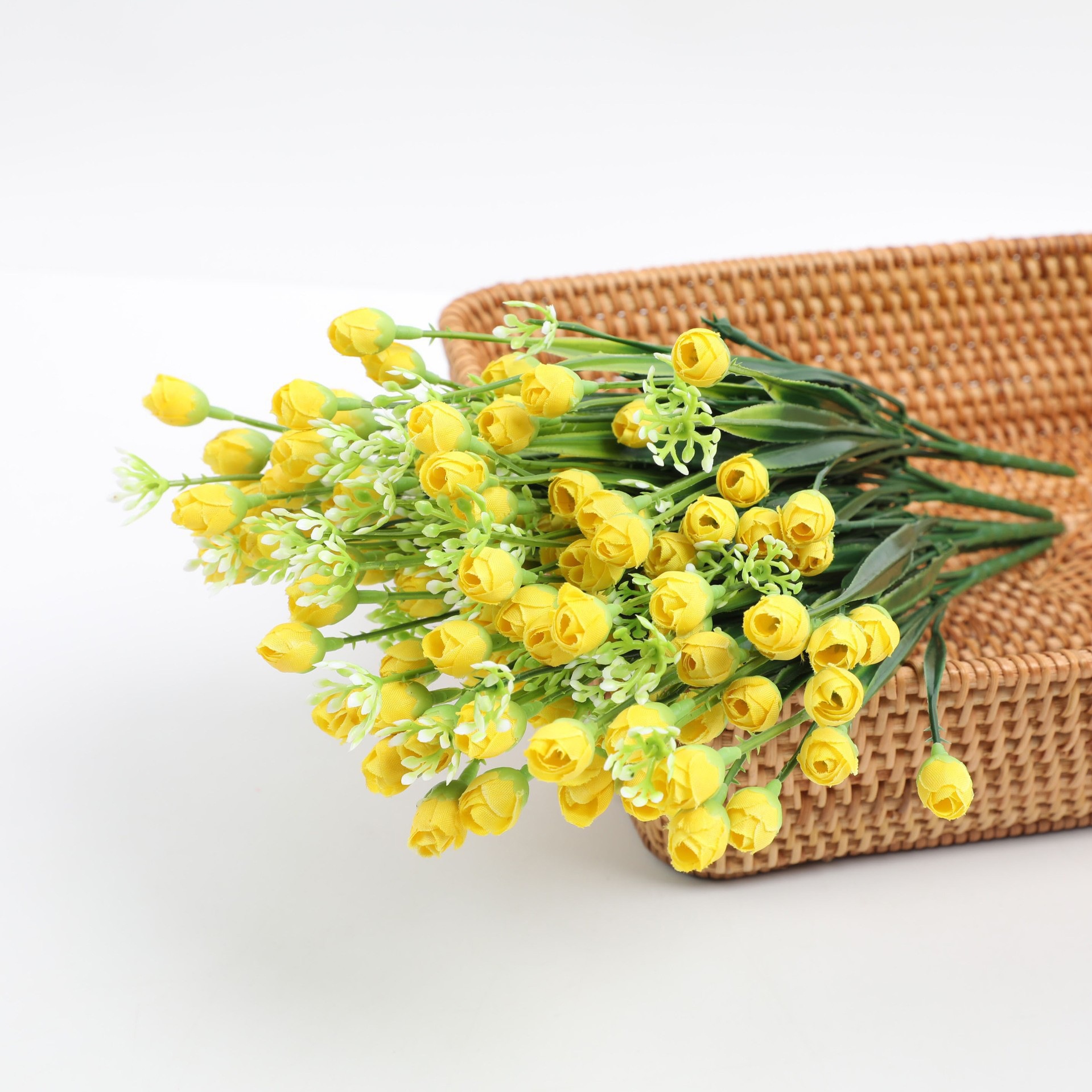 Simulación de plantas acuáticas plástico hierba de primavera flor violeta serigrafía hierba de primavera de cinco cabezas pequeña margarita flor falsa accesorios decorativos al por mayor