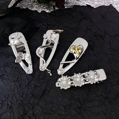 高級感のある金属の愛の花の蝶のヘアピンのサイドクリップの女性の甘いクールな前髪クリップの大衆の個性の軽い豪華なクリップ