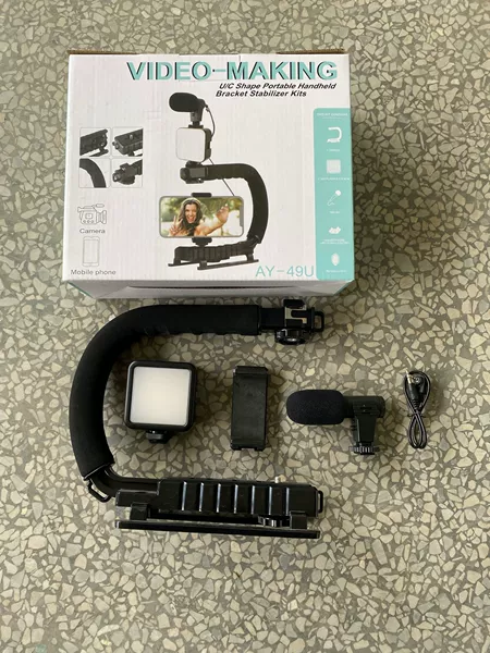 U-shaped handheld device set