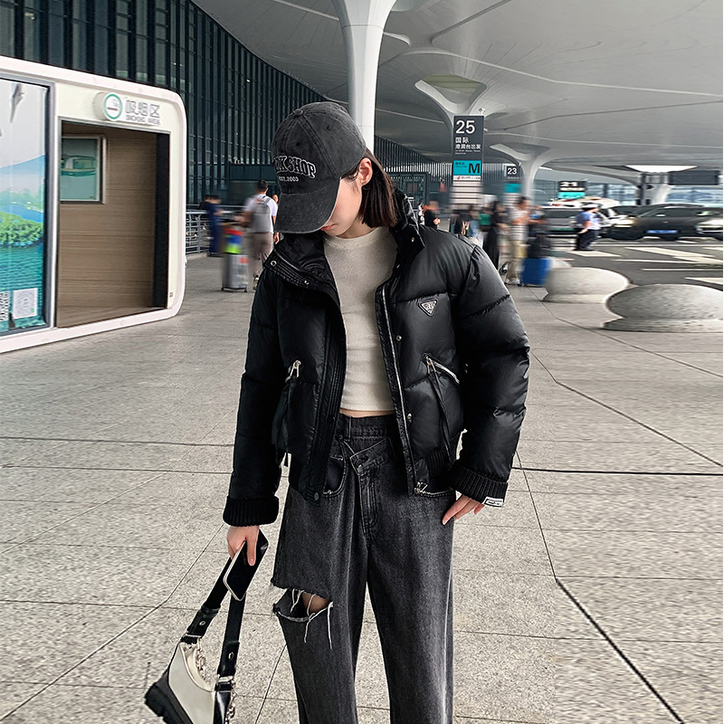 2025 ropa de invierno nuevo estilo coreano estilo universitario suelto delgado y grueso hombre pequeño cuello corto abrigo de moda de algodón image 2