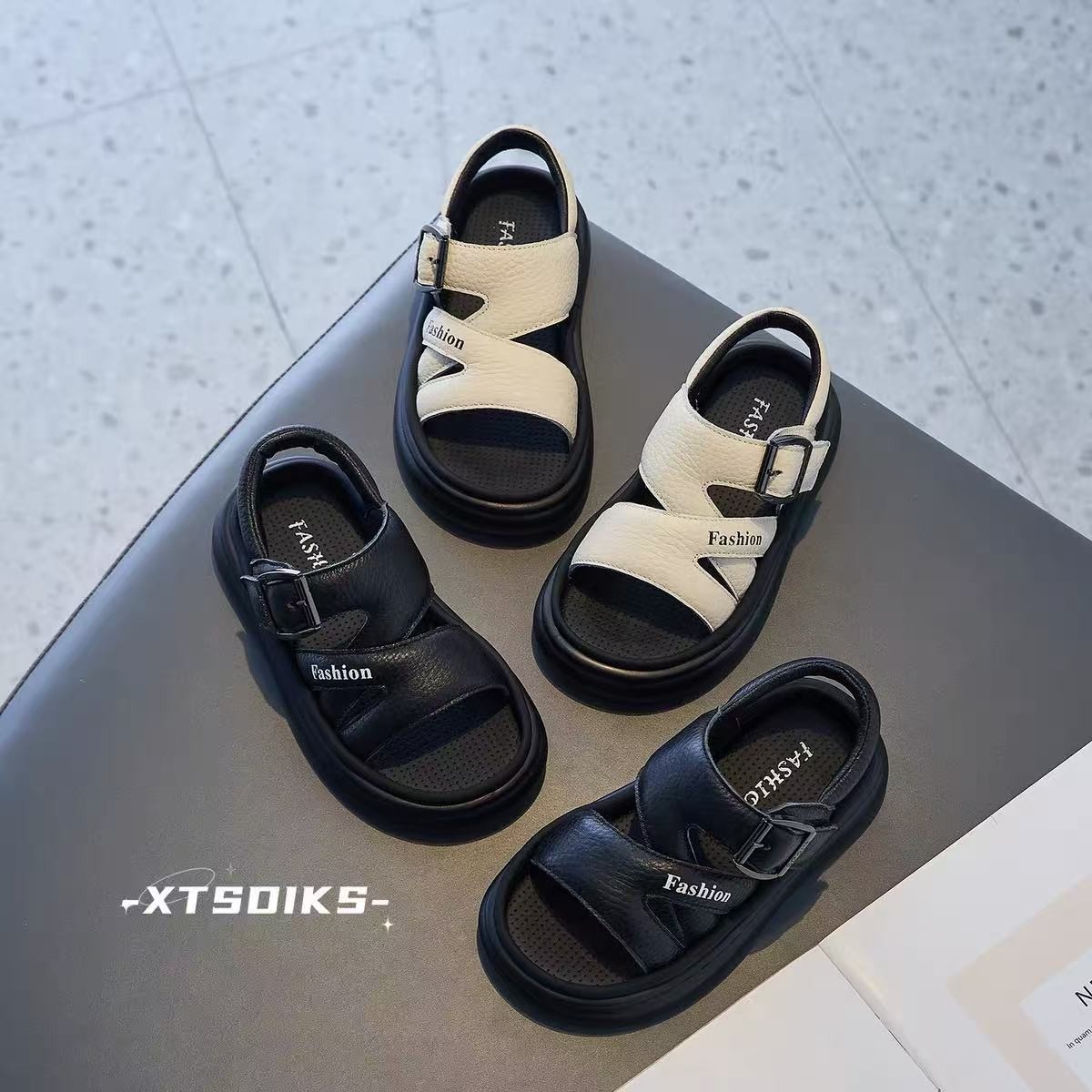 Zapatos de playa de moda infantil versátil 2026 verano nuevas sandalias deportivas para niñas, zapatos de retroceso de dedo suave para niños