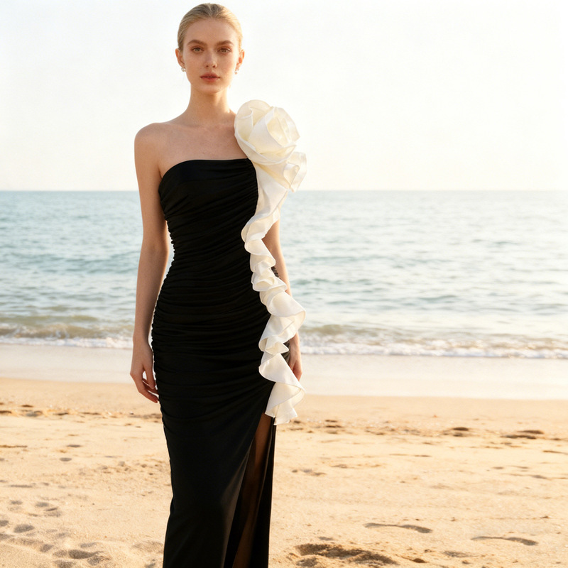 European and American New Style Christmas Hepburn Style Black Strapless Dress with Large Flower Decoration Fishtail Skirt Banquet Host Dress