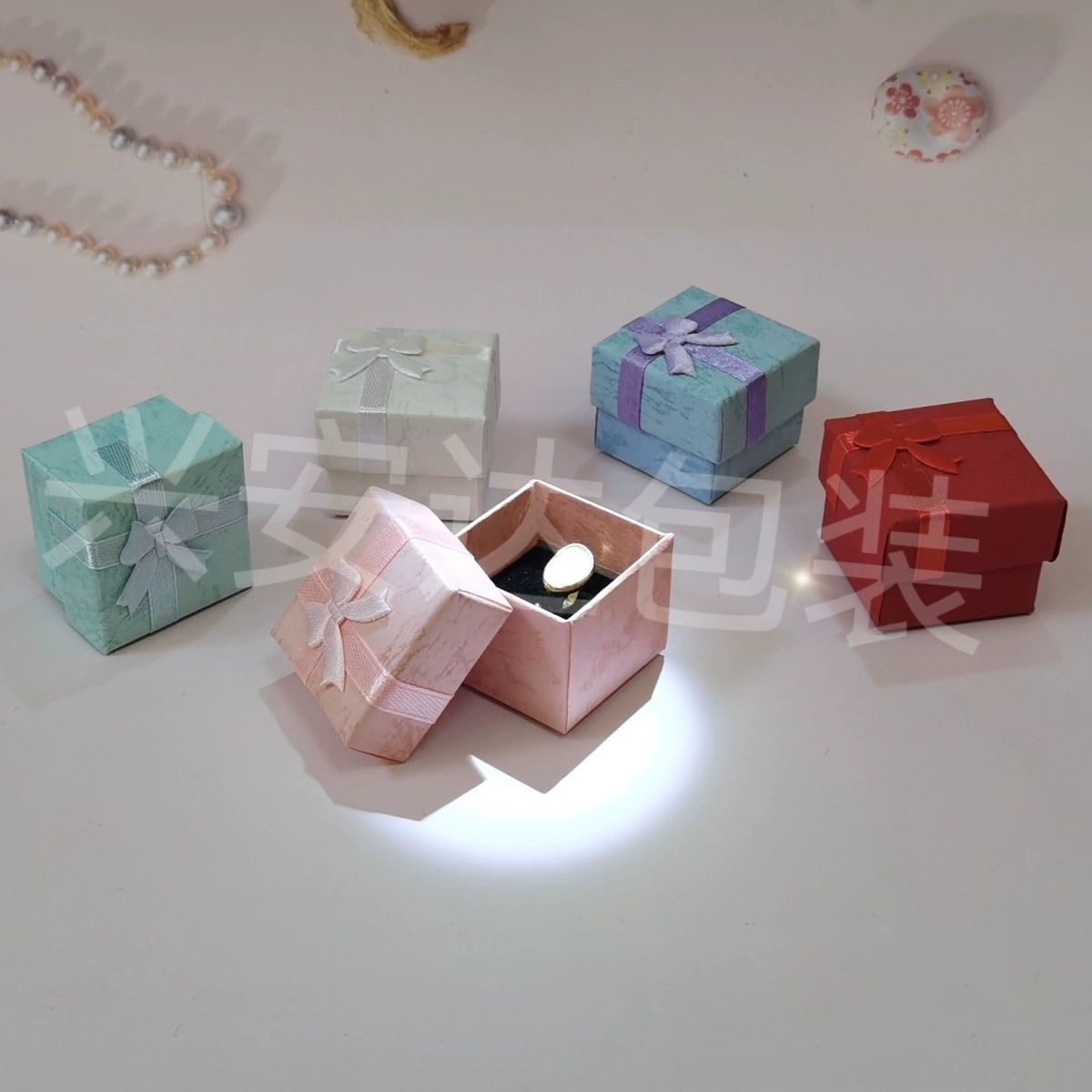 Фабрика прямое облако лук коробка ювелирных изделий Кольцо коробка серьги коробка костюм упаковочная коробка 4x4 см с половиной