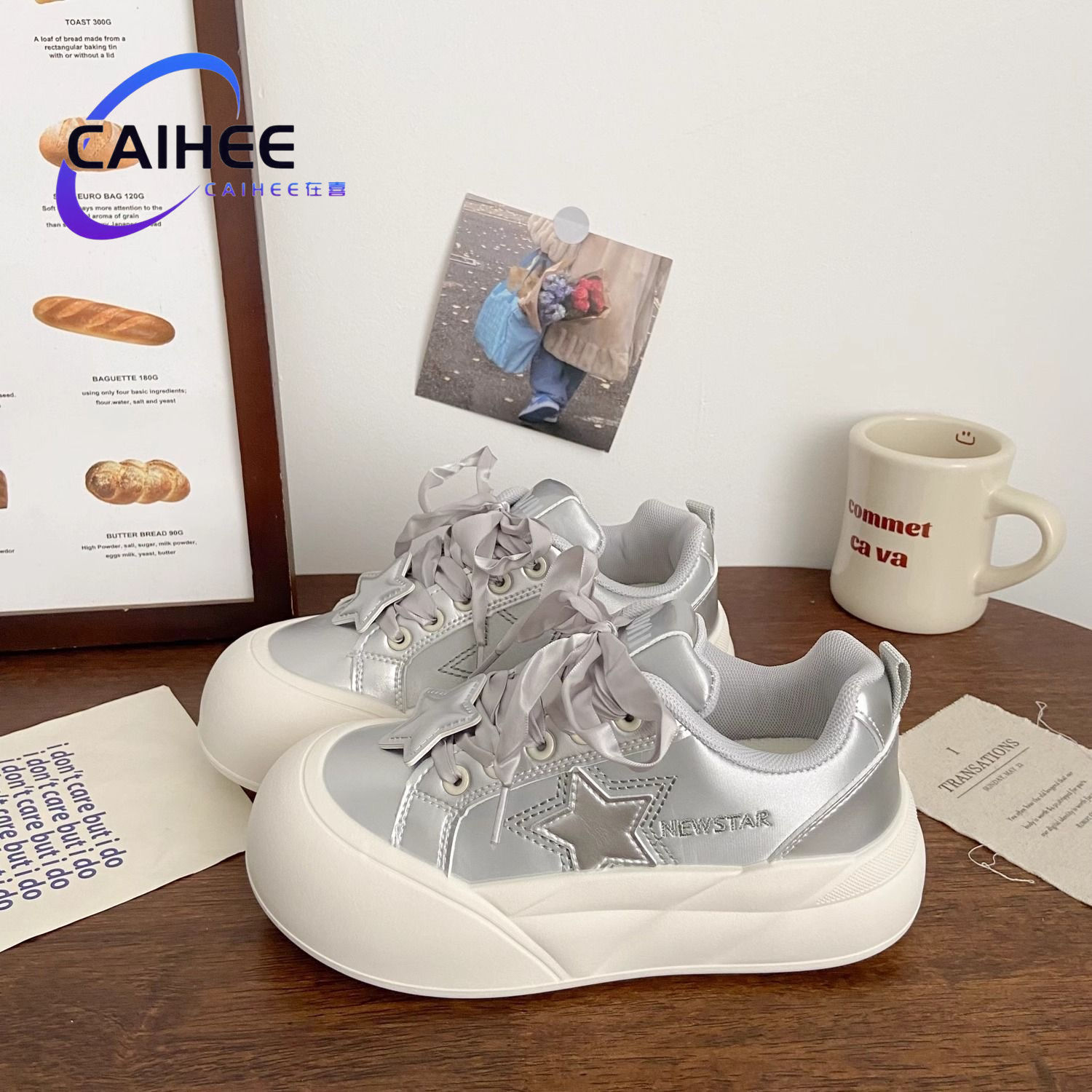 Zapatos blancos de fondo grueso para niños y niñas en el campus 2024 nuevos zapatos deportivos casuales de estilo explosivo, zapatos de pan chic