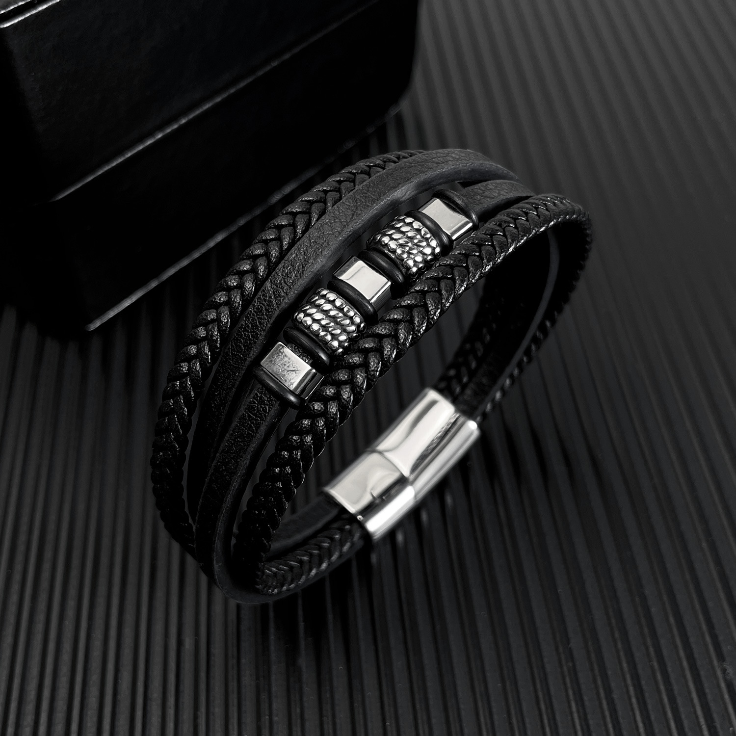 European and American Mature Men's Fashion Trend Stainless Steel Magnetic Buckle Personalized Retro Multi-layer Handmade Woven Leather Bracelet_voghion.com