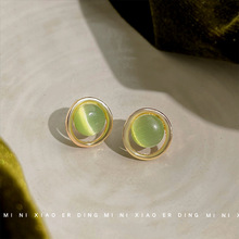 ɭϵ����С���²���؈��ʯ�A�Ύ׺�ͨ�ڰٴ��¿��ᔺ��s�Gɫ���