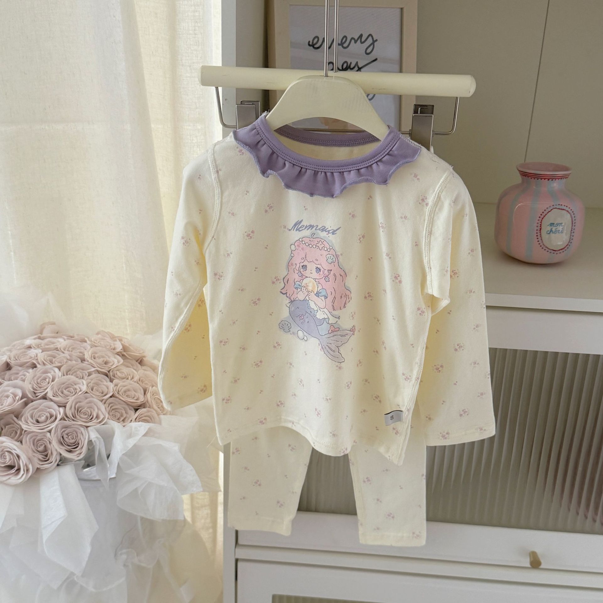 보라색 목걸이 인어