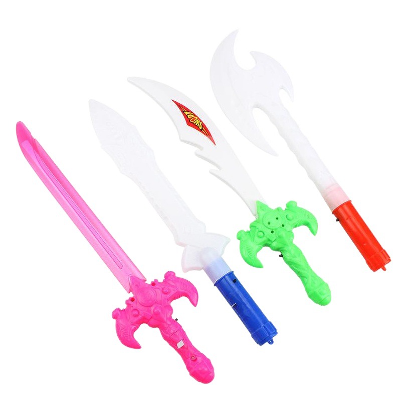 Juguetes emisores de luz simulación de espada Batalla de flexión de la Luna hacha emisora de luz parada juguetes para niños que emiten luz Venta caliente al por mayor