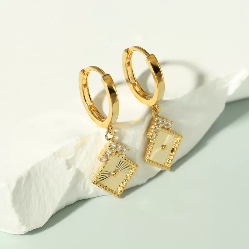 925纯银耳扣闪耀魔方微镶锆石耳环秋冬轻奢高级感百搭设计ins青岛